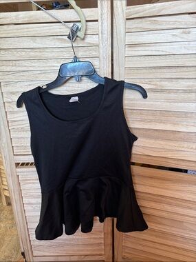 Lucious Apparel Junior Black Sleeveless Peplum Tank Top Large
